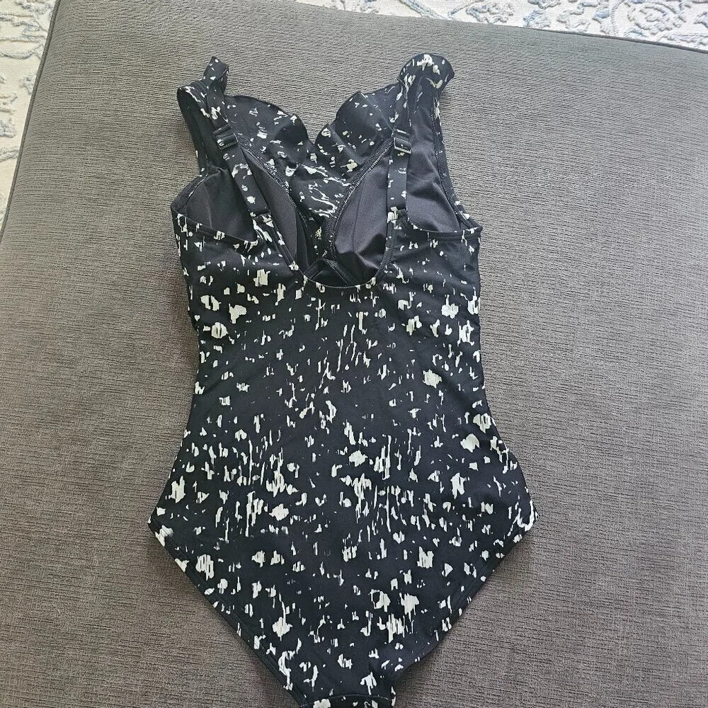DKNY Women's Black Ruffled V- Neck One-piece Swimsuit Size Medium - Picture 5 of 14